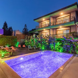 https://galano-suites-alacati.aegeanhotels.net