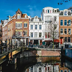 https://amsterdam-wiechmann-hotel.amsterdamhotelsnl.com